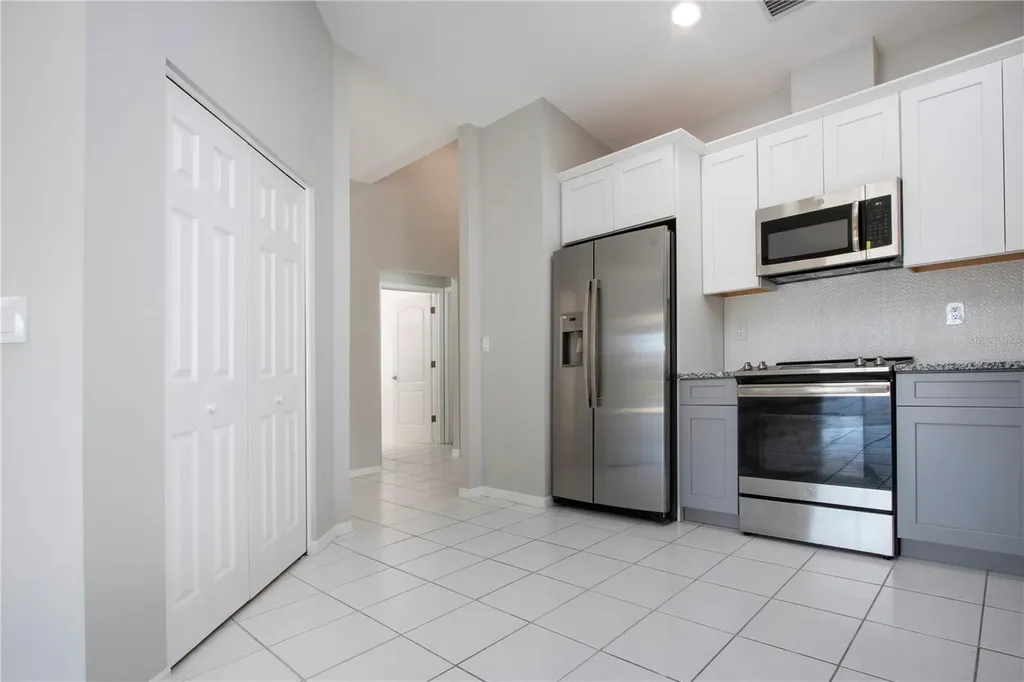 9590 Knightsbridge Circle Sarasota FL 34238