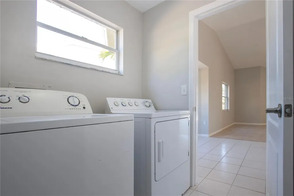 9590 Knightsbridge Circle Sarasota FL 34238