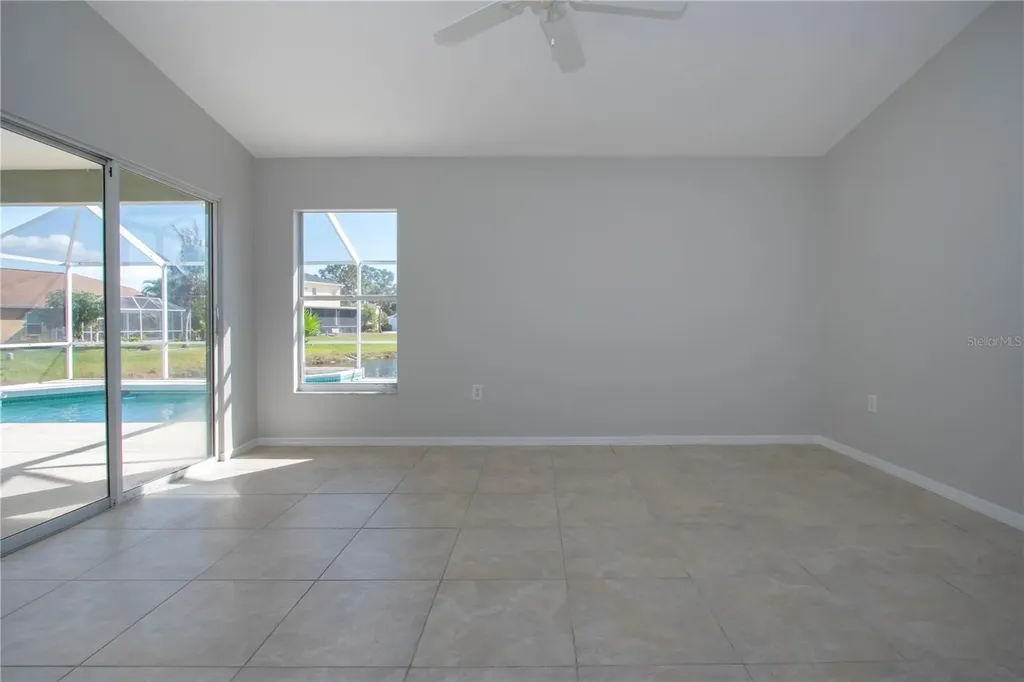9590 Knightsbridge Circle Sarasota FL 34238