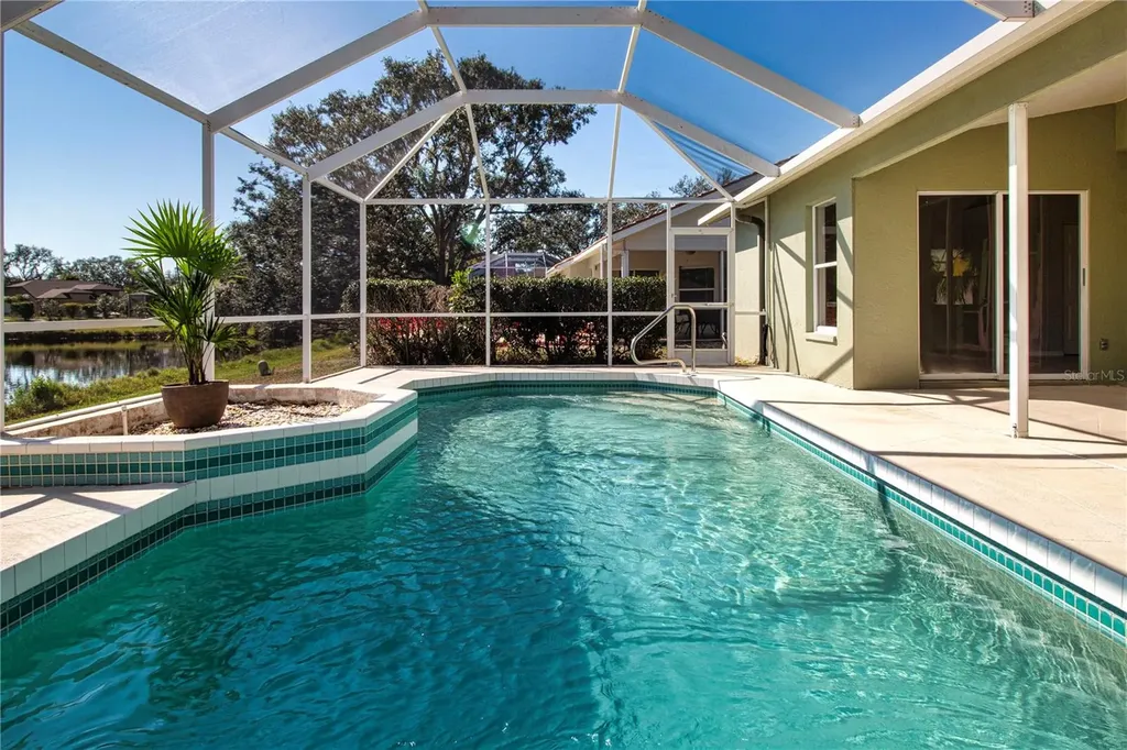 9590 Knightsbridge Circle Sarasota FL 34238