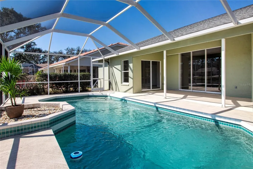 9590 Knightsbridge Circle Sarasota FL 34238