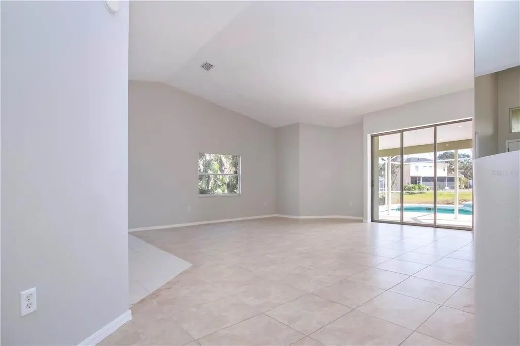 9590 Knightsbridge Circle Sarasota FL 34238