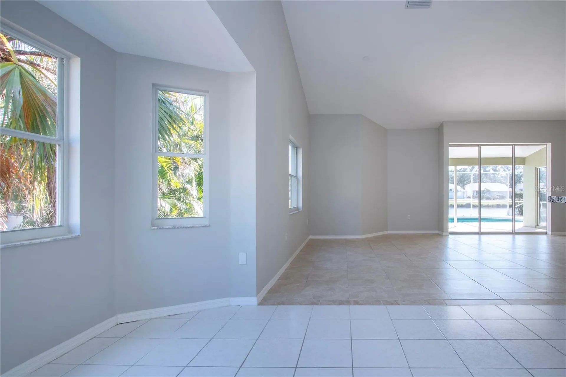 9590 Knightsbridge Circle Sarasota FL 34238