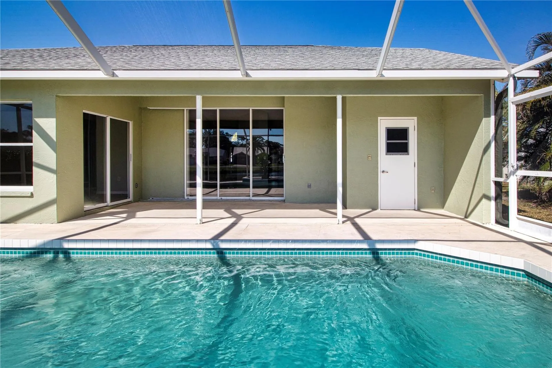 9590 Knightsbridge Circle Sarasota FL 34238