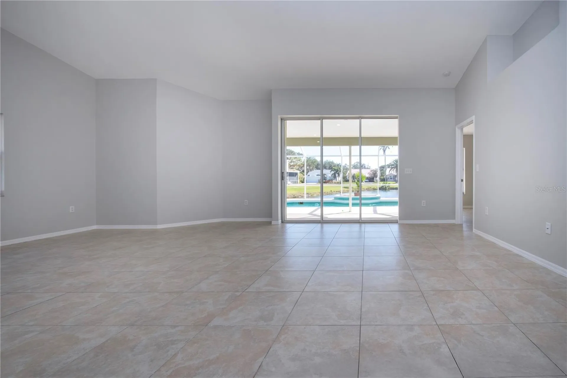 9590 Knightsbridge Circle Sarasota FL 34238