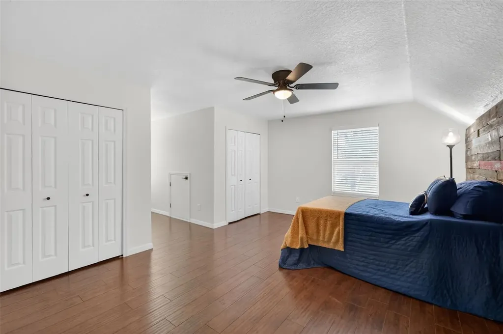 250 N Walker Street Oakland FL 34760