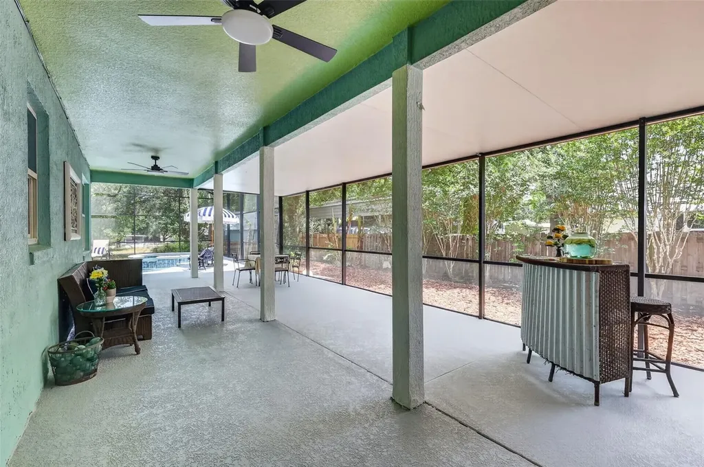 250 N Walker Street Oakland FL 34760