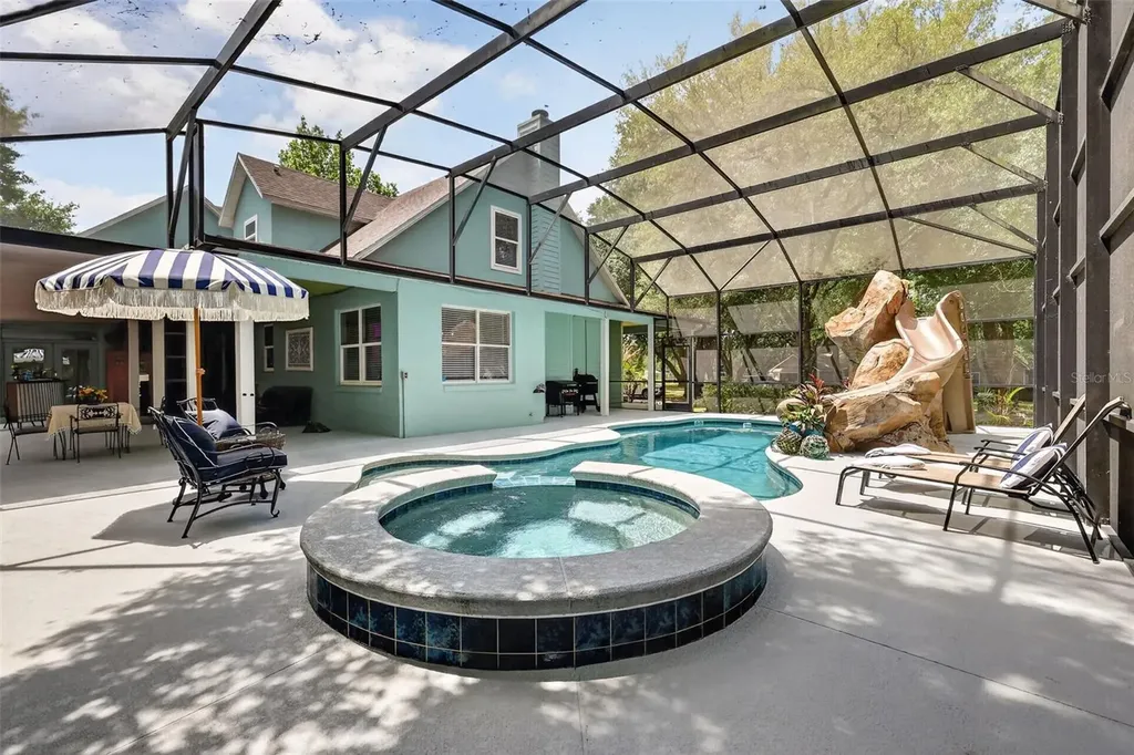 250 N Walker Street Oakland FL 34760