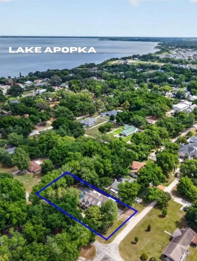 250 N Walker Street Oakland FL 34760