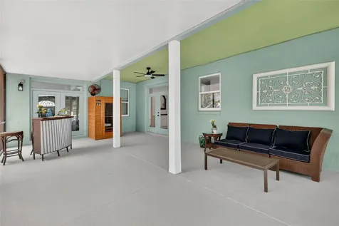 250 N Walker Street Oakland FL 34760