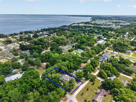 250 N Walker Street Oakland FL 34760