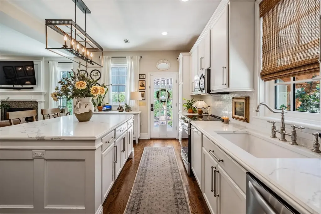1707 S Hesperides Street Tampa FL 33629