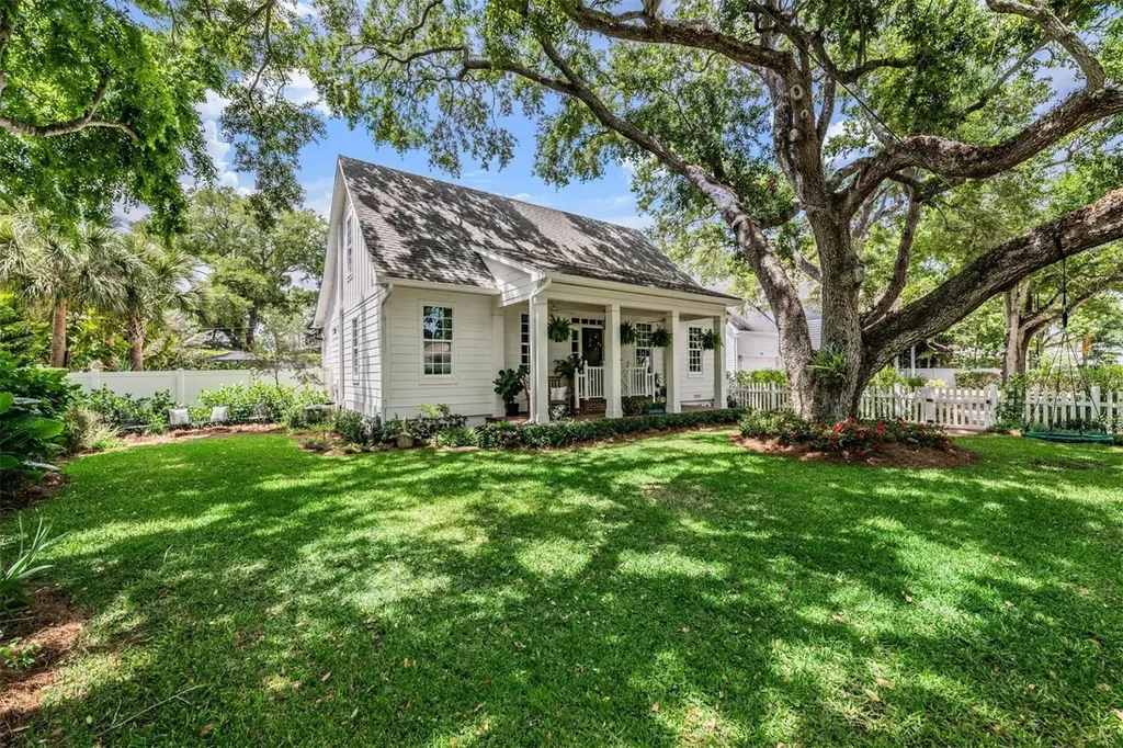 1707 S Hesperides Street Tampa FL 33629
