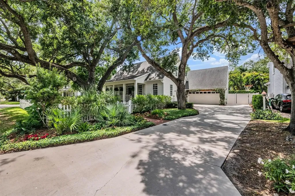 1707 S Hesperides Street Tampa FL 33629