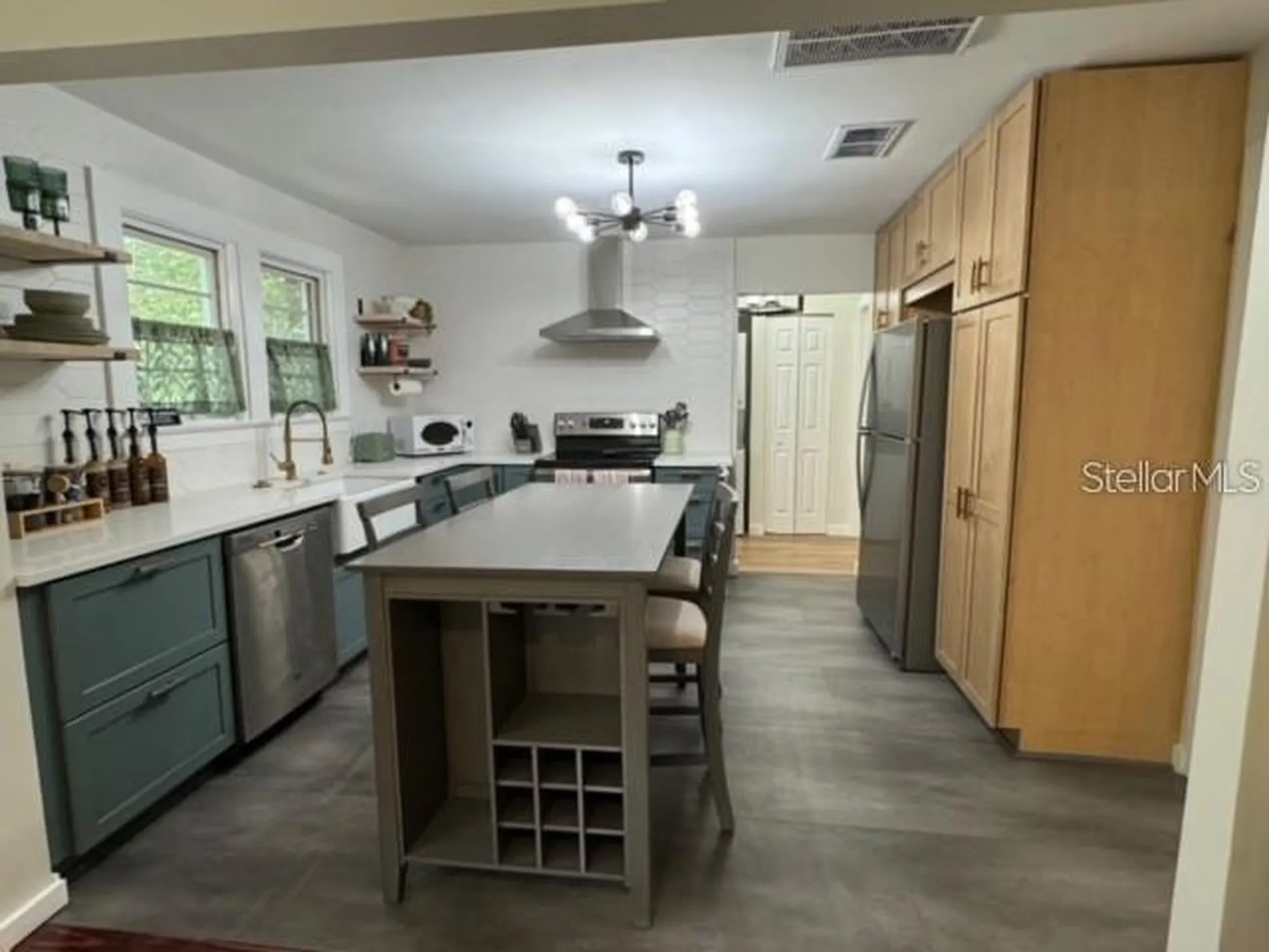1410 W Humphrey Street Tampa FL 33604