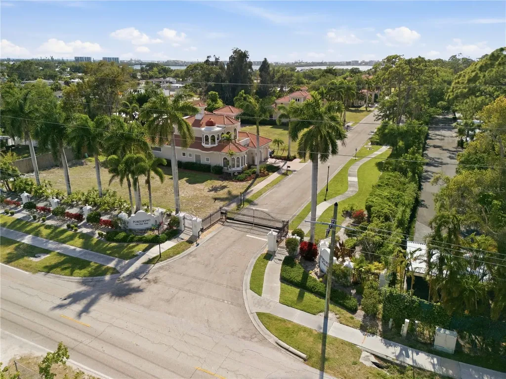 1740 Assisi Drive Sarasota FL 34231