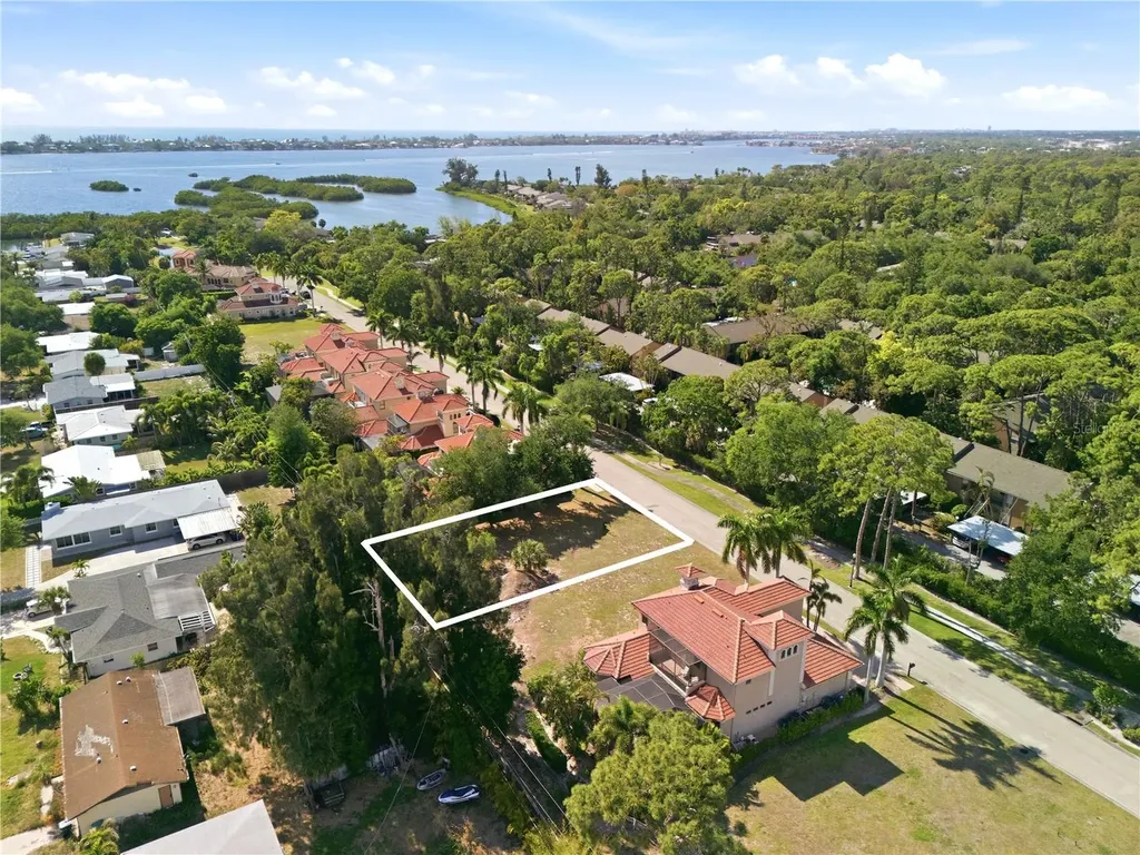 1740 Assisi Drive Sarasota FL 34231