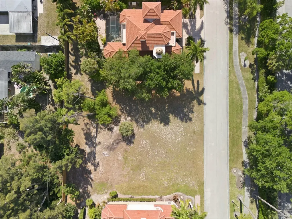 1740 Assisi Drive Sarasota FL 34231