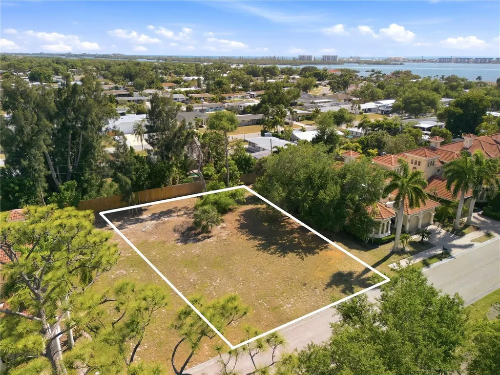 1740 Assisi Drive Sarasota FL 34231