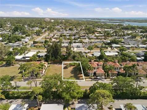 1740 Assisi Drive Sarasota FL 34231