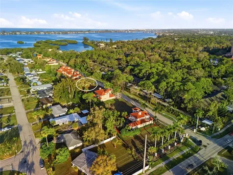 1740 Assisi Drive Sarasota FL 34231