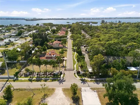 1740 Assisi Drive Sarasota FL 34231