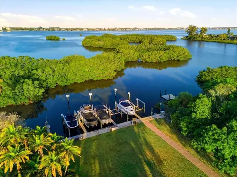 1740 Assisi Drive Sarasota FL 34231