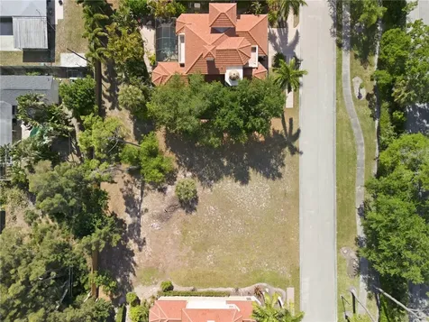 1740 Assisi Drive Sarasota FL 34231