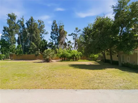 1740 Assisi Drive Sarasota FL 34231