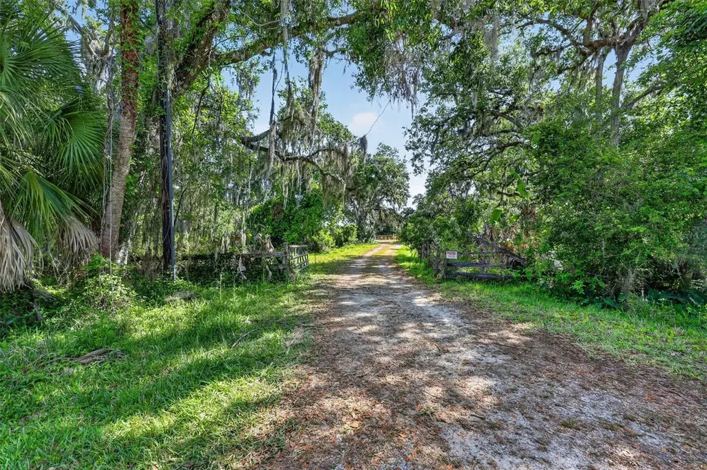 5330 Myakka Valley Trail Sarasota FL 34241