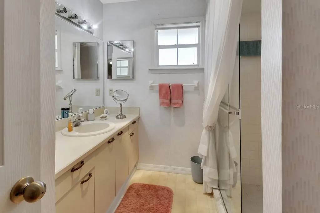 2520 S Glen Eagles Drive Deland FL 32724