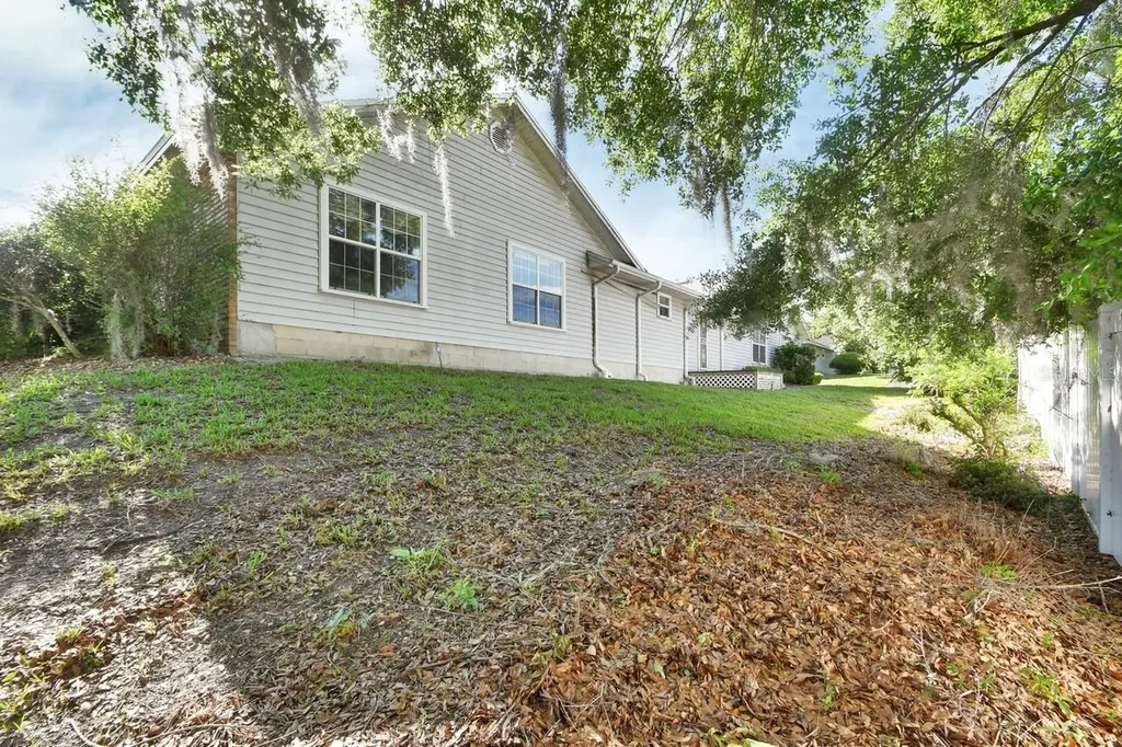 2520 S Glen Eagles Drive Deland FL 32724