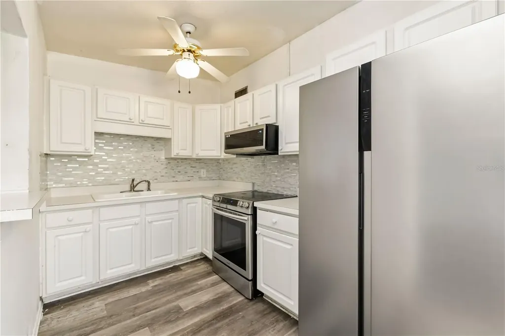 2615 9th Avenue Drive E. Palmetto FL 34221