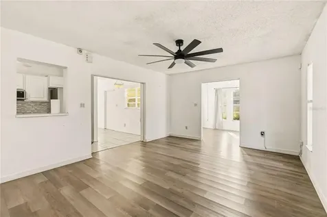 2615 9th Avenue Drive E. Palmetto FL 34221