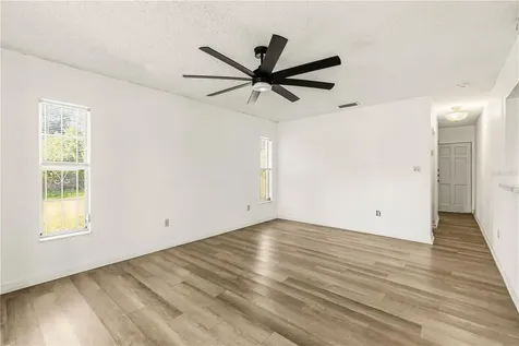 2615 9th Avenue Drive E. Palmetto FL 34221
