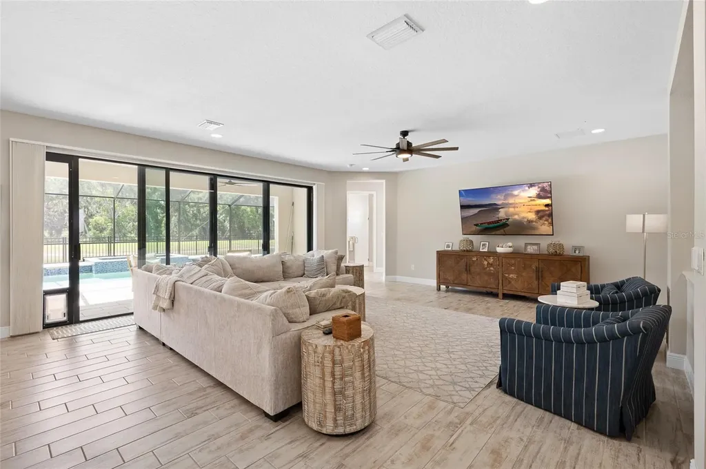 12940 Steed Trace Loop Lithia FL 33547
