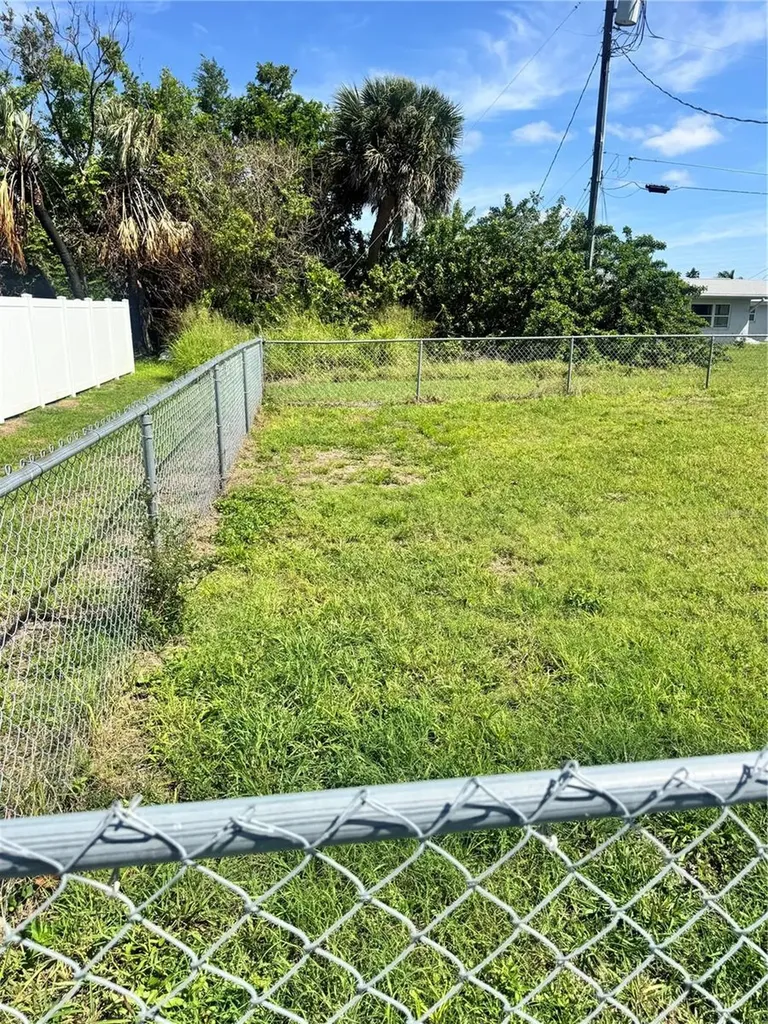 166 Dartmouth Drive NW Port Charlotte FL 33952