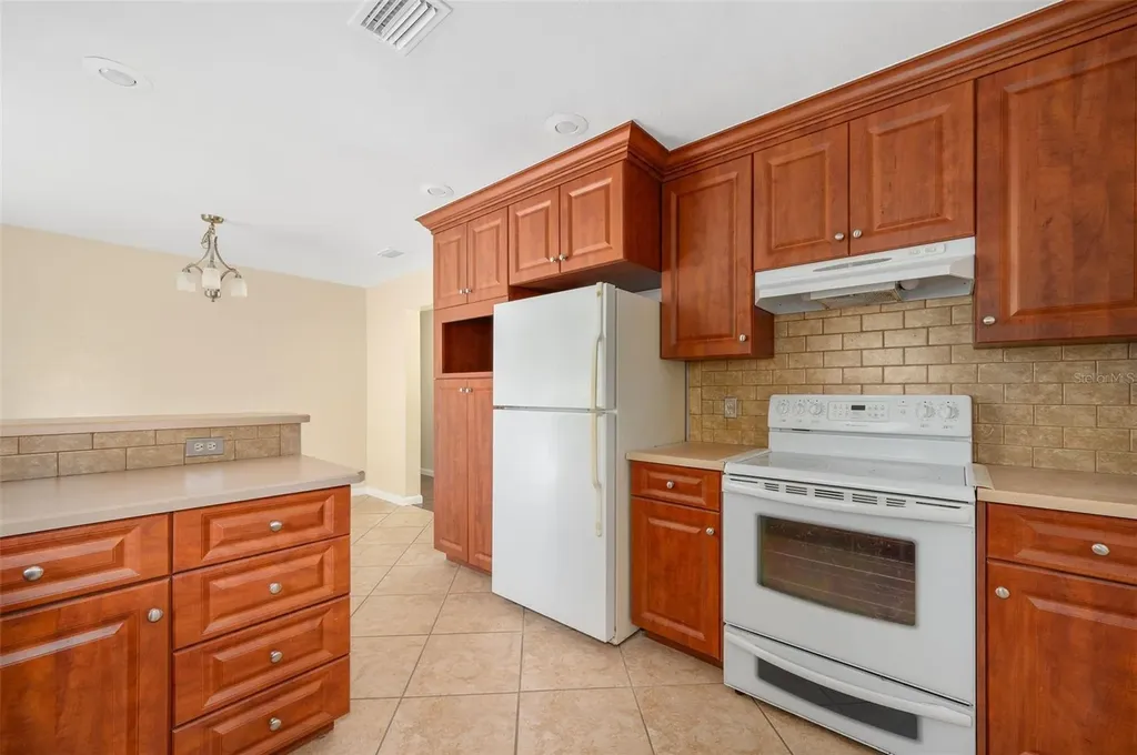 26443 SW 3rd Place Newberry FL 32669