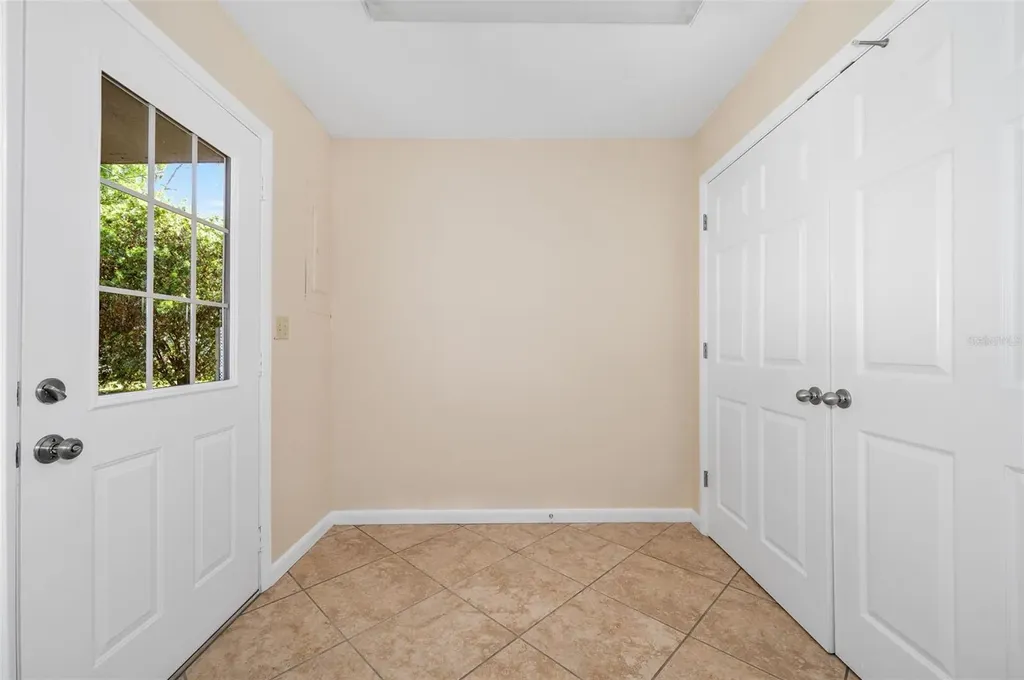 26443 SW 3rd Place Newberry FL 32669