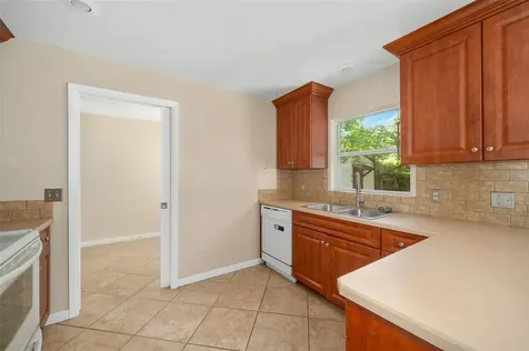 26443 SW 3rd Place Newberry FL 32669