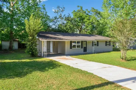 26443 SW 3rd Place Newberry FL 32669