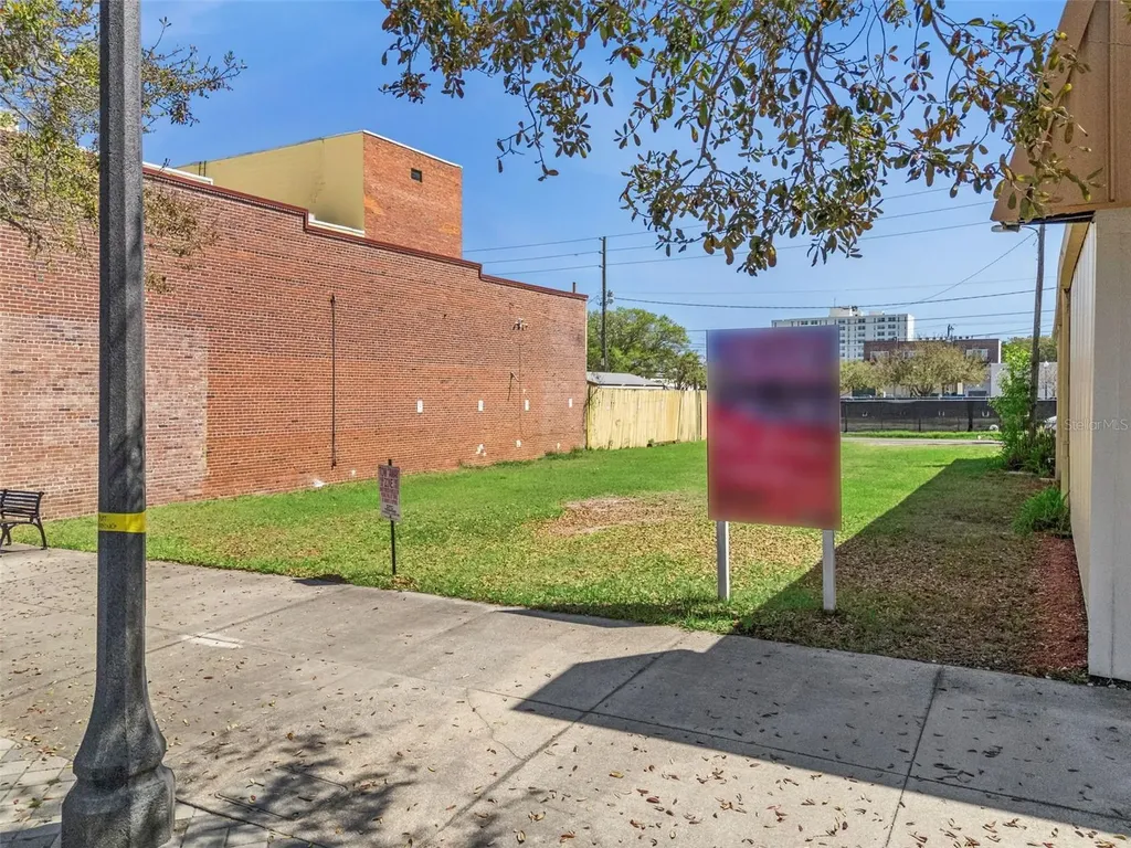 215 Magnolia Avenue Sanford FL 32771