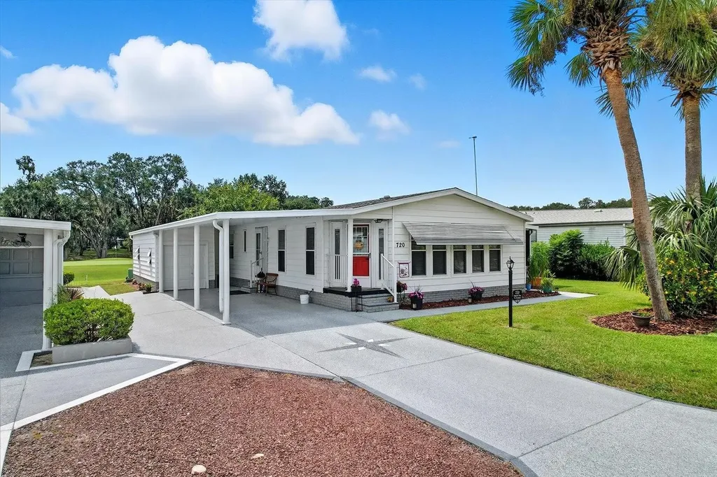 720 Orchid Street Lady Lake FL 32159