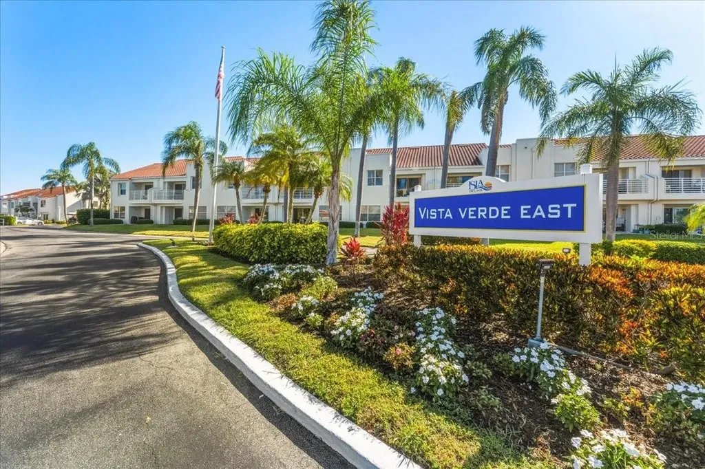6061 Bahia Del Mar Boulevard St Petersburg FL 33715