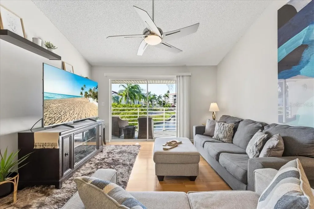 6061 Bahia Del Mar Boulevard St Petersburg FL 33715