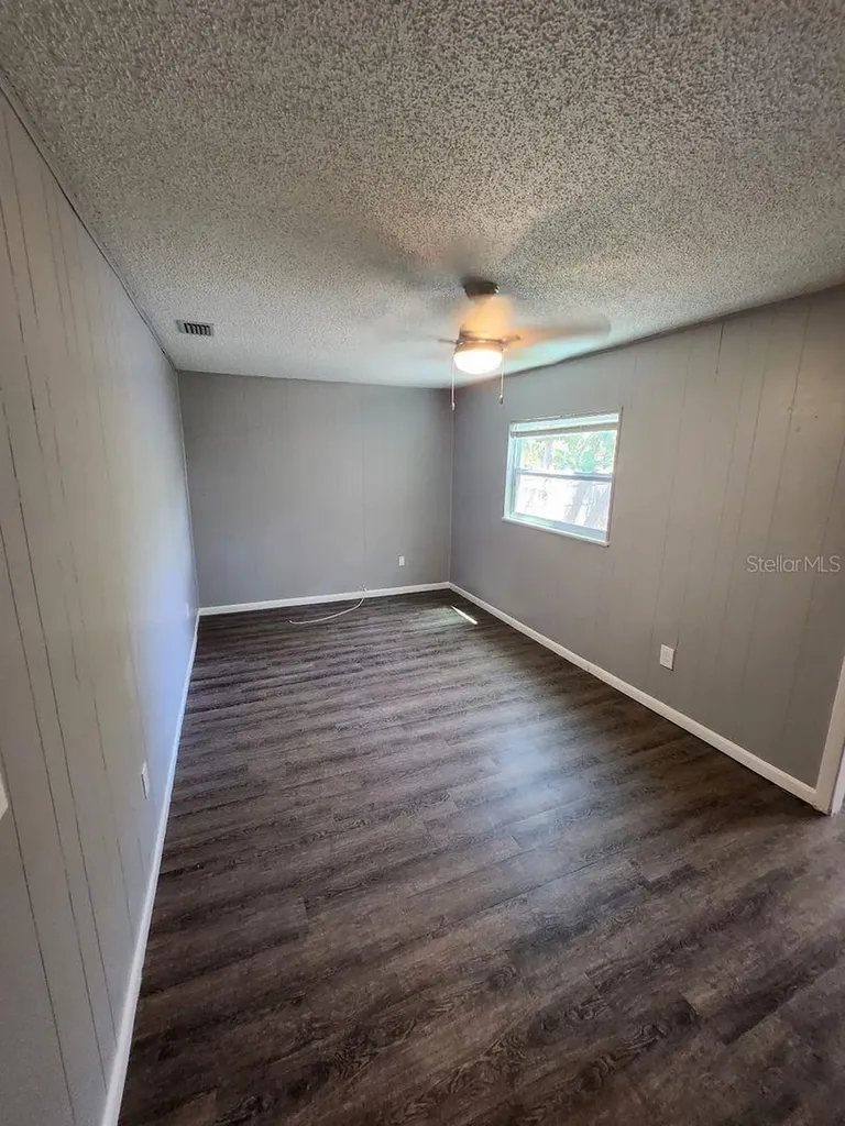 2524 19th Street S St Petersburg FL 33712