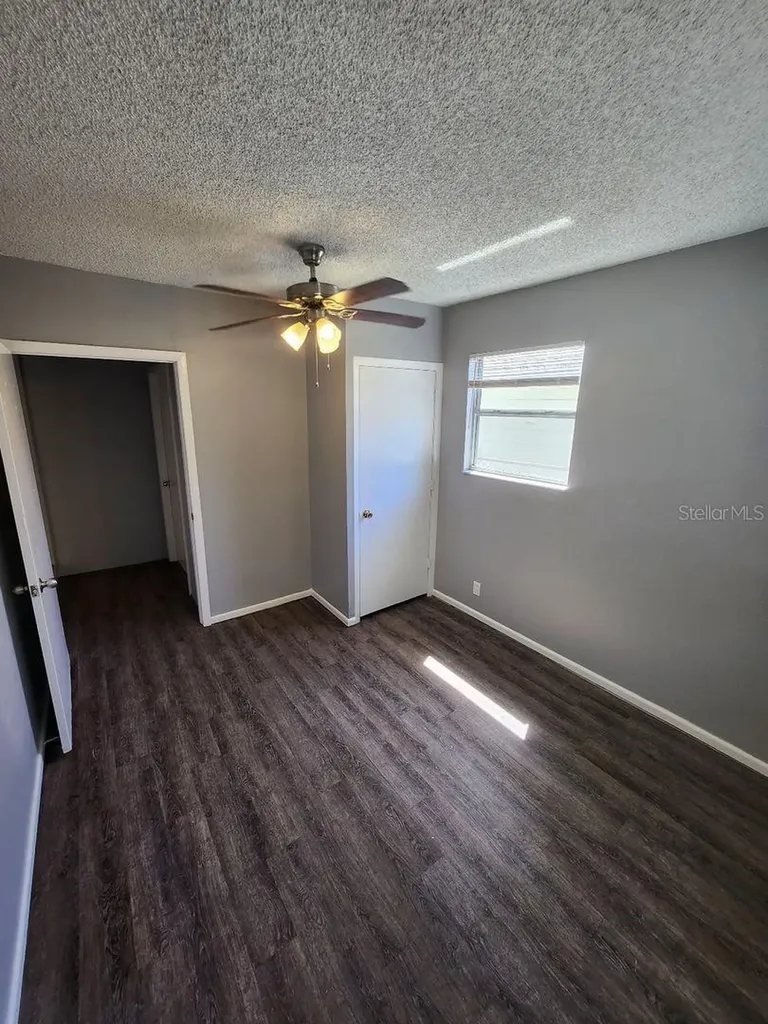 2524 19th Street S St Petersburg FL 33712