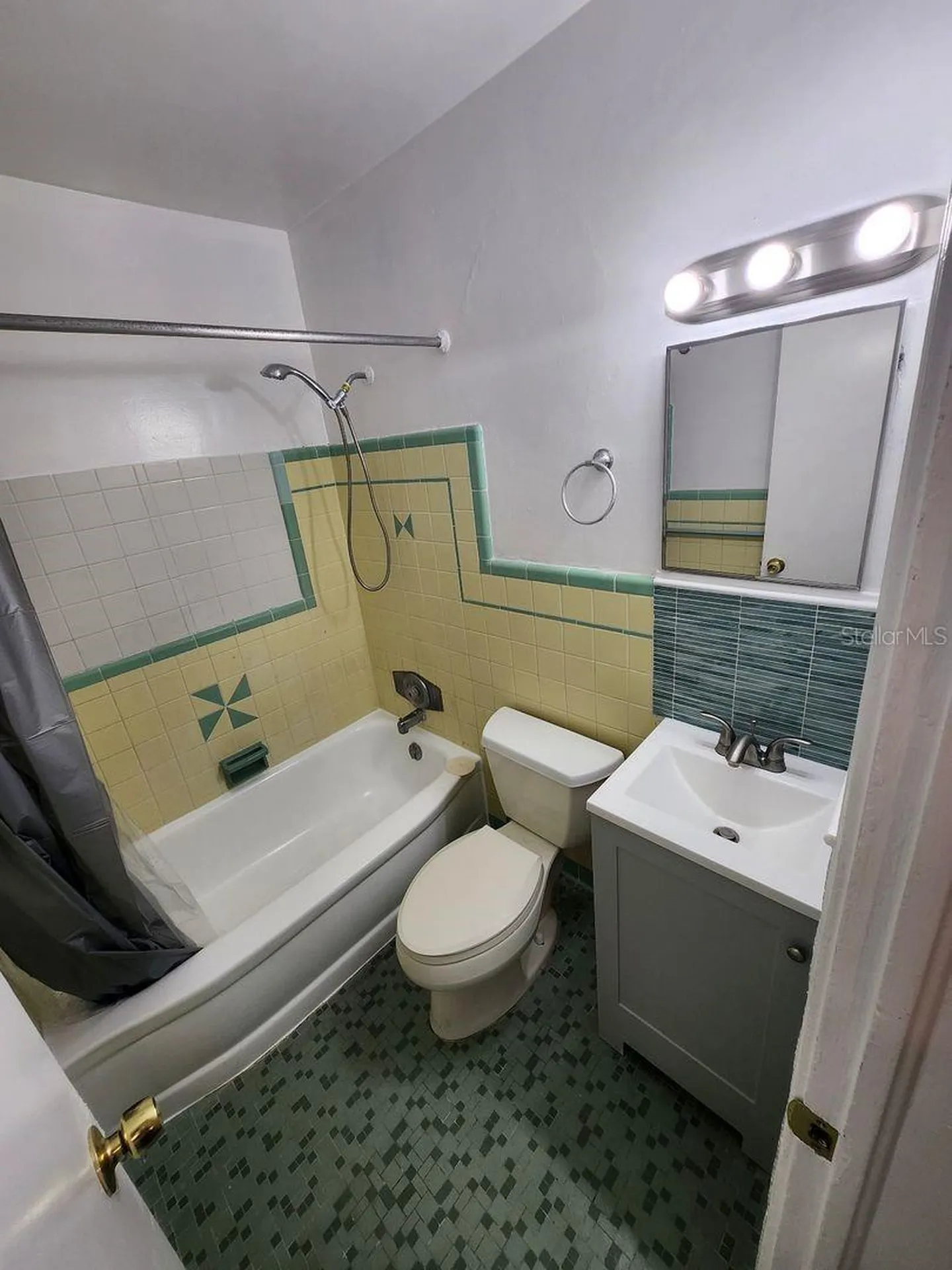 2524 19th Street S St Petersburg FL 33712