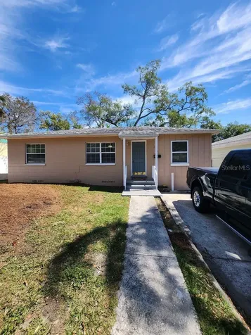 2524 19th Street S St Petersburg FL 33712