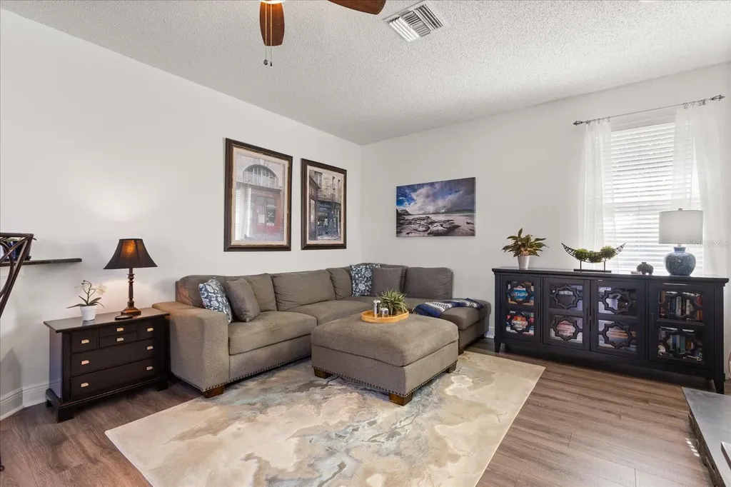 4849 Charowen Drive Orlando FL 32837